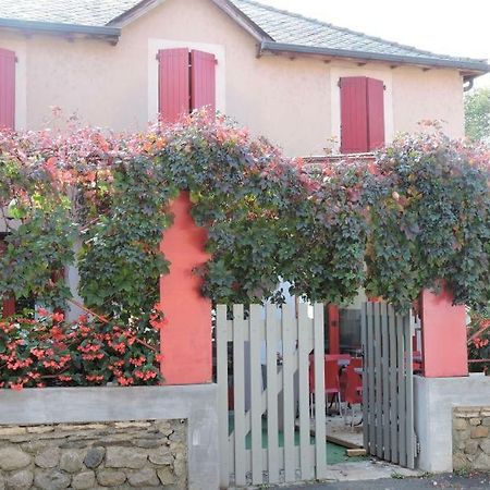 Hotel Les Vignes Rouges Ispagnac Exterior photo