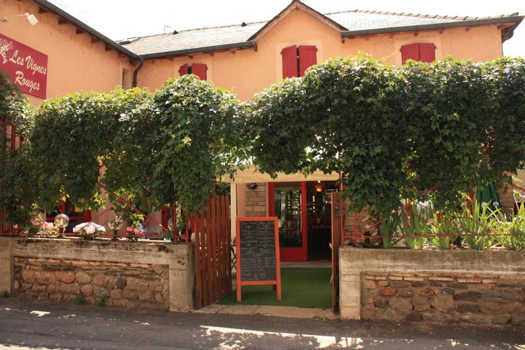 Hotel Les Vignes Rouges Ispagnac Exterior photo