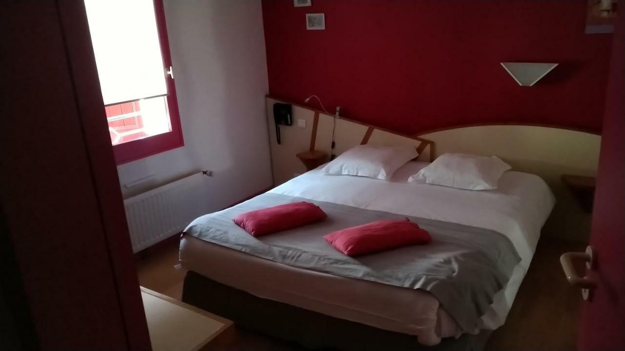 Hotel Les Vignes Rouges Ispagnac Exterior photo