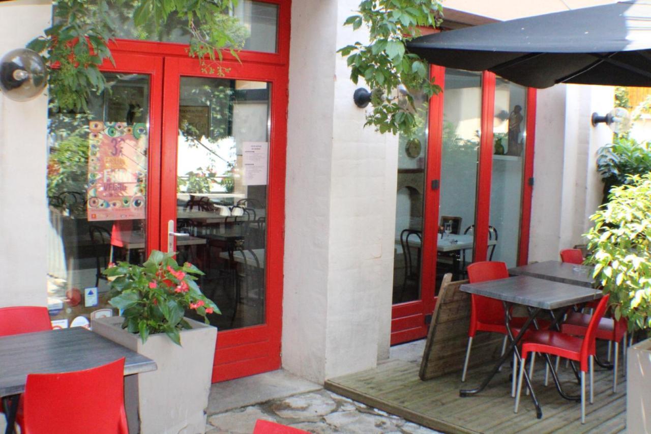 Hotel Les Vignes Rouges Ispagnac Exterior photo